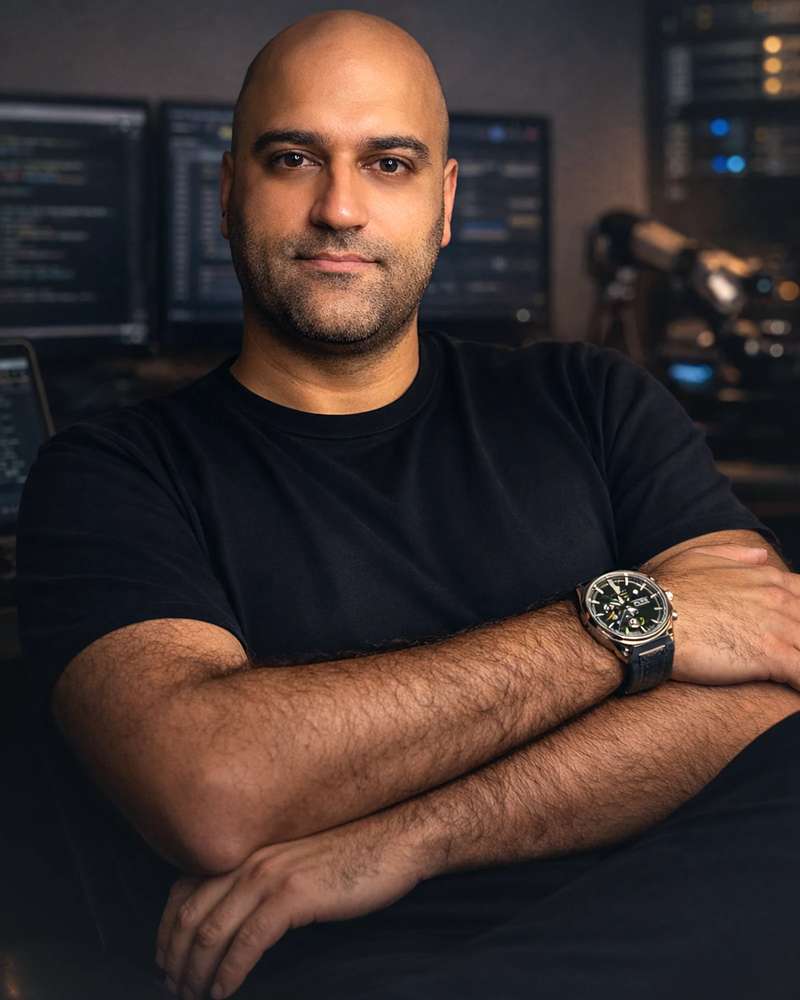 Portrait of Arjang Mousavi, Senior Product Leader
